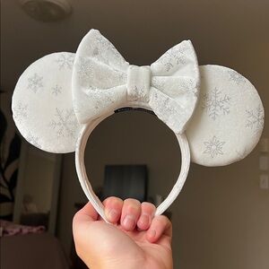 White Glitter Snowflake Christmas Mouse Ears Disney gift mickey minnie ears